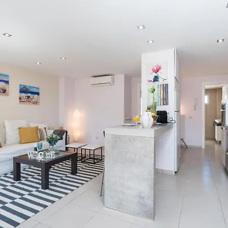 Modern 1 Bedroom , Centre, 250m Beach Iberest Apartment *