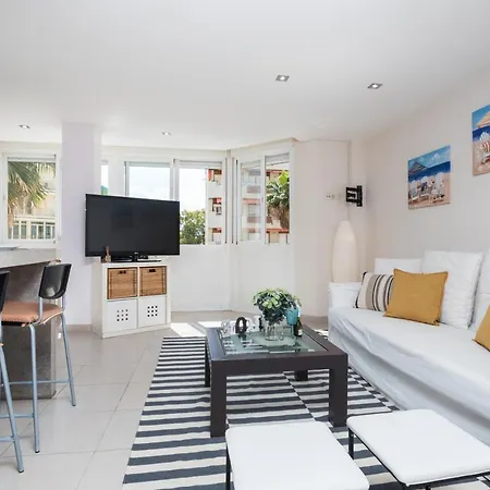Modern 1 Bedroom , Centre, 250m Beach Iberest Apartment *